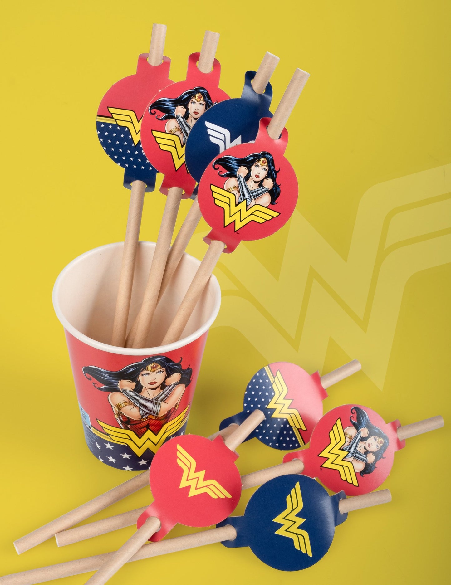 8 Wonder Woman 20 cm karton medál